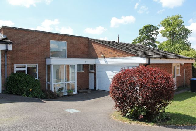 3 bedroom semi-detached bungalow for sale