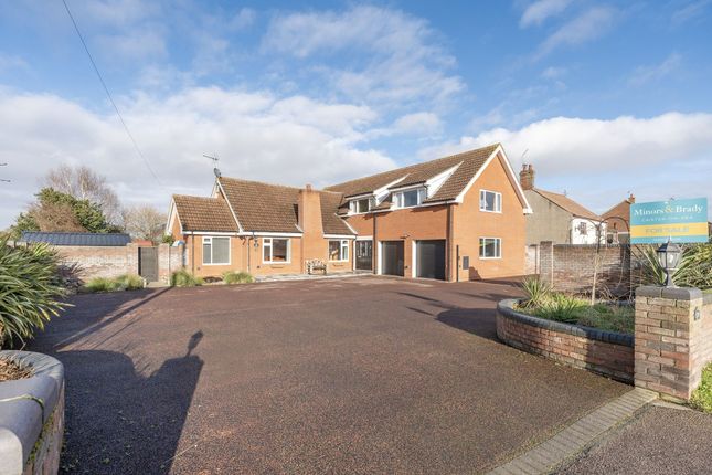 Yarmouth Road, Ormesby 4 bed detached house for sale
