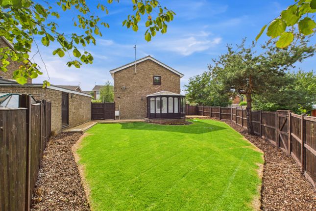 Grasmere Way, Linslade, LU7 3 bed semi