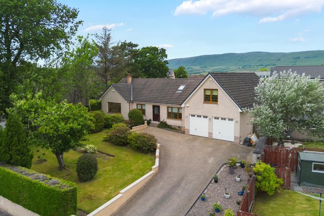 5 bedroom detached bungalow for sale
