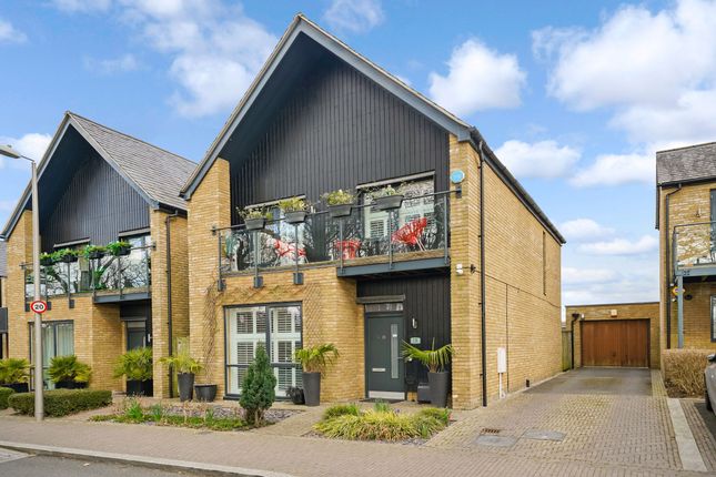 Newhall, Harlow CM17 4 bed detached house for sale