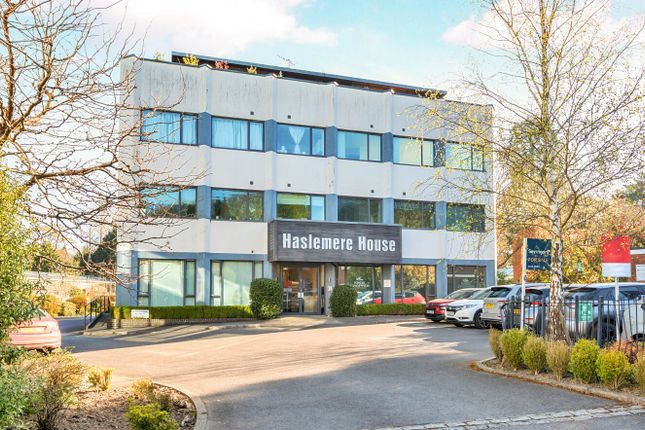 Lower Street, Haslemere, Surrey, GU27 1 bed flat for sale
