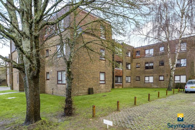 Mulberry Court, Surrey GU4 1 bed flat for sale