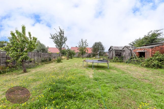 Main Street, Newthorpe, Nottingham, NG16 4 bed end of terrace house for sale