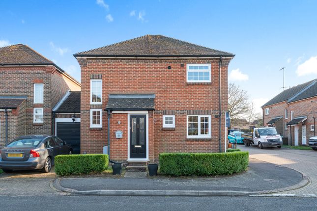 Oregano Way, Surrey GU2 3 bed link detached house for sale