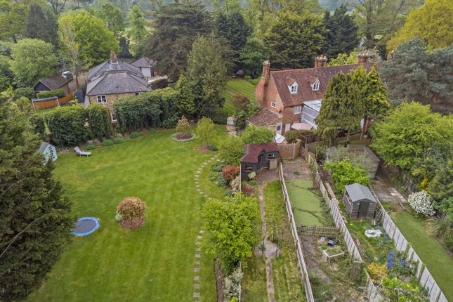 Stoke Green, Stoke Poges SL2 2 bed semi