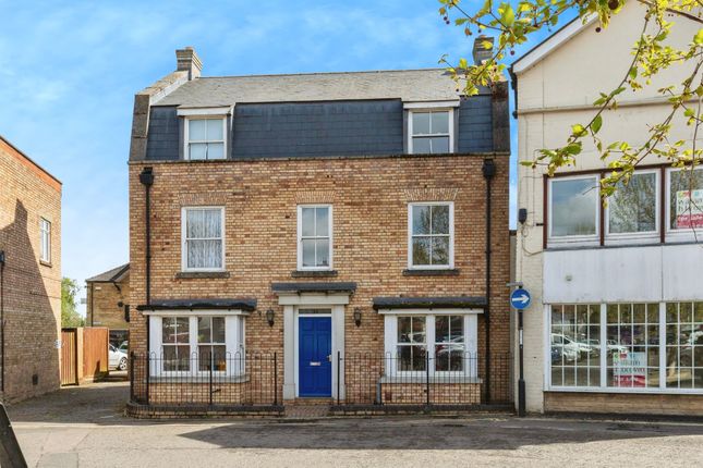 4 bedroom semi-detached house for sale