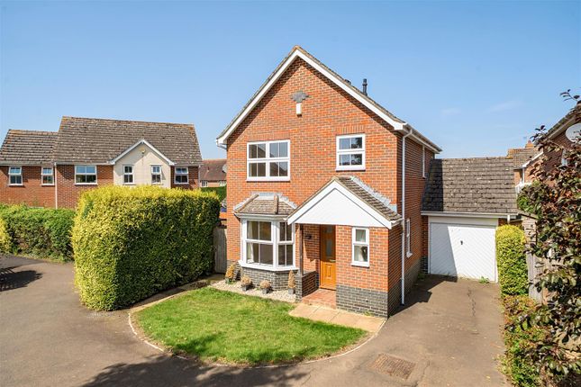 Sharps Field, Headcorn, Ashford 3 bed detached house for sale