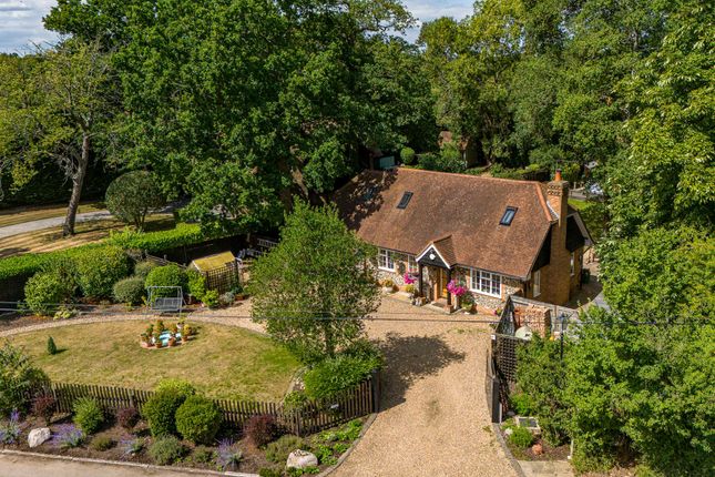 Wapseys Lane, Slough SL2 3 bed detached house for sale