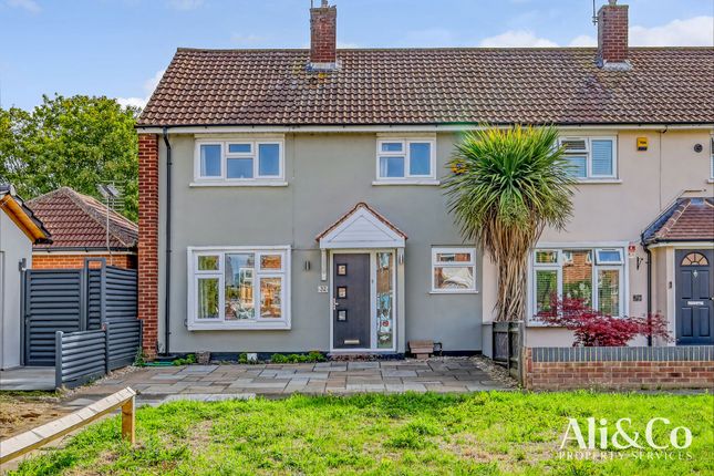 Goddard Road, Grays 3 bed terraced house for sale