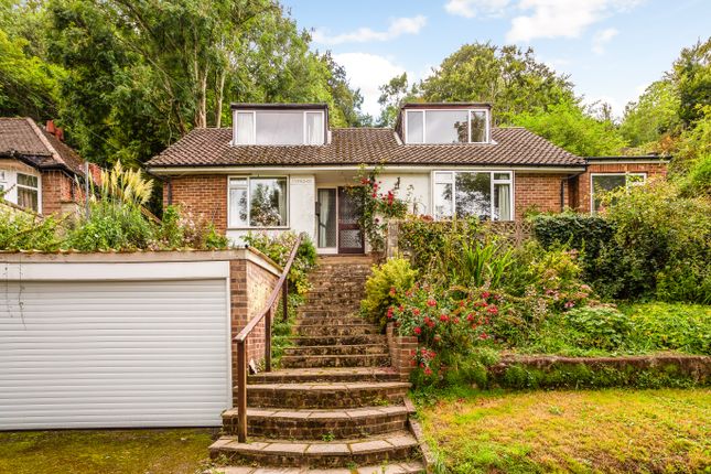 5 bed detached house