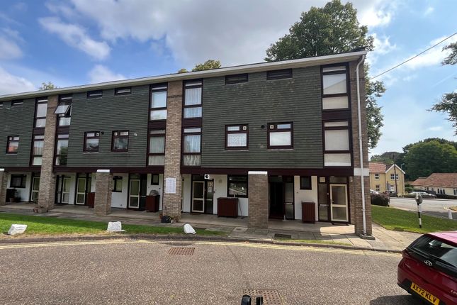 3 bedroom flat for sale