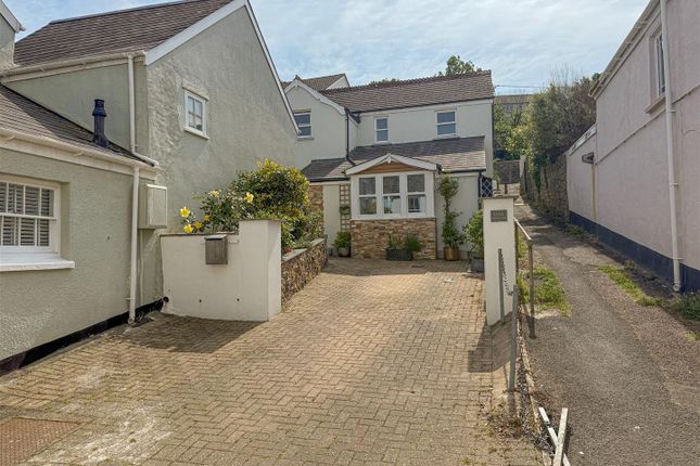 4 bed detached house
