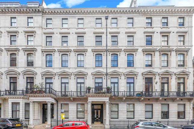 Ennismore Gardens, London, SW7 2 bed penthouse for sale