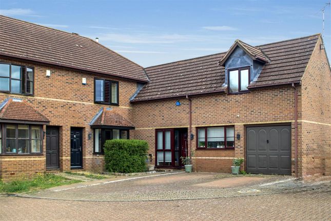 Catesby Croft, Loughton, Milton Keynes 3 bed terraced house for sale