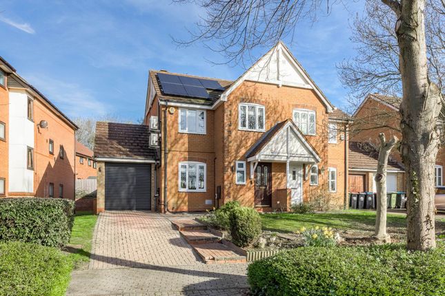 Porthcawl Green, Milton Keynes MK4 3 bed semi