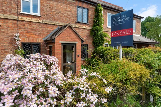 Main Road, Cropthorne, WR10 2 bed terraced house for sale