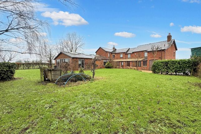 Olivers Farm, Brierley Lane, Preston 4 bed detached house for sale