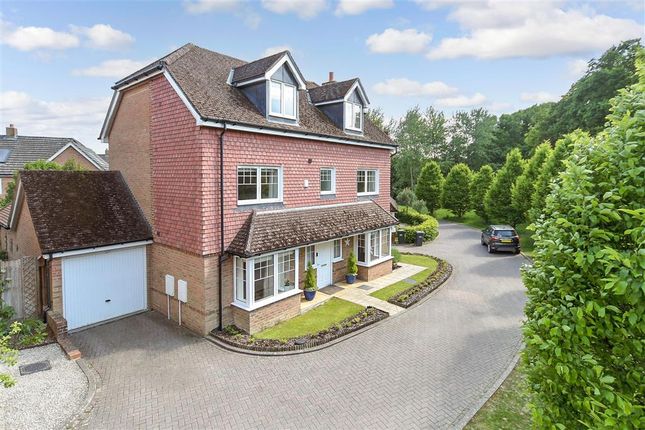 5 bed detached house