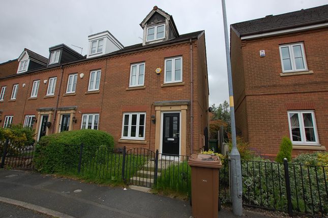 Waters Edge, Greater Manchester OL6 3 bed end of terrace house for sale