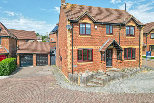 Plantation Place, Milton Keynes MK5 4 bed detached house for sale