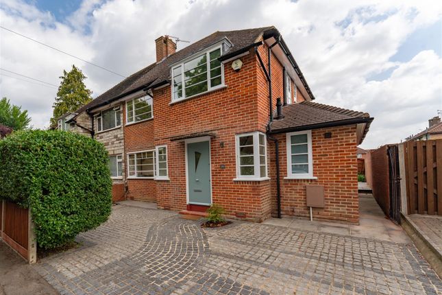 3 bedroom semi-detached house for sale