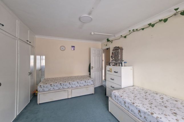 5 bed semi-detached house