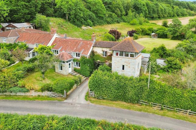5 bedroom semi-detached house for sale