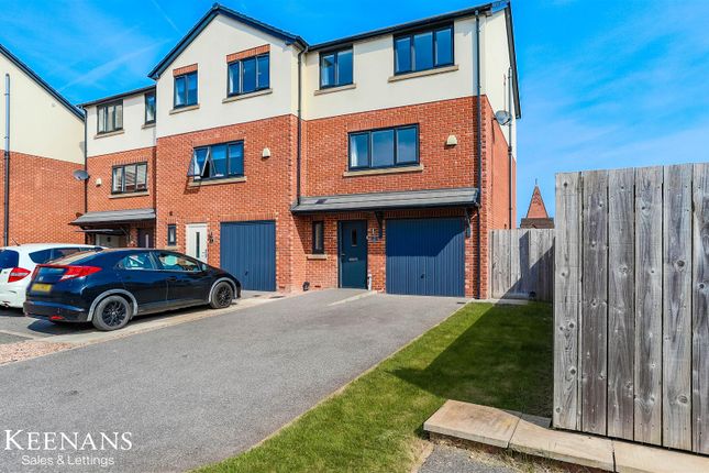 3 bedroom town house for sale