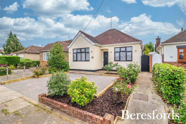 The Crescent, Upminster, RM14 2 bed bungalow for sale