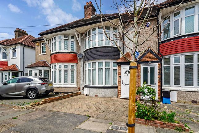 Stradbroke Grove, Ilford IG5 3 bed terraced house for sale