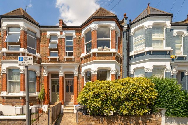 Bathurst Gardens, London NW10 2 bed flat for sale