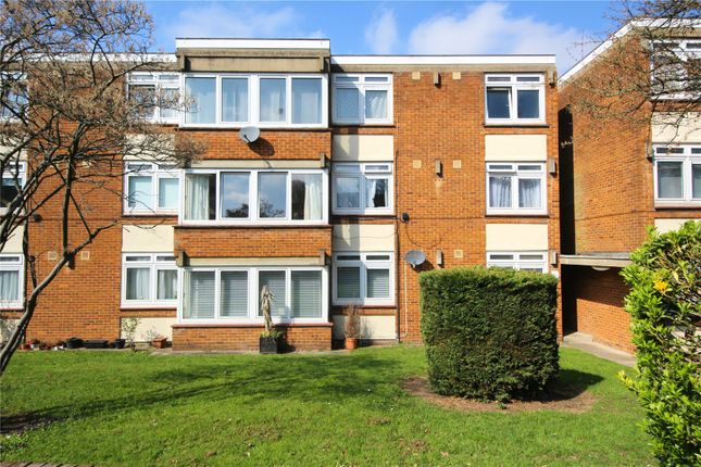 Love Lane, Woodford Green IG8 2 bed flat for sale