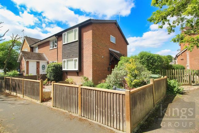 Bushbarns, Cheshunt, Waltham Cross 3 bed house for sale