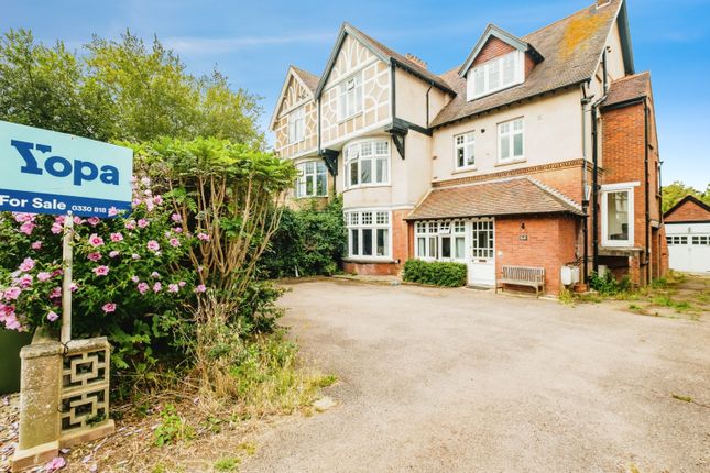 5 bedroom semi-detached house for sale