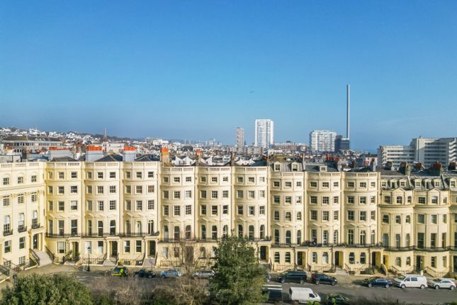 Brunswick Square, Hove, BN3 2 bed flat for sale