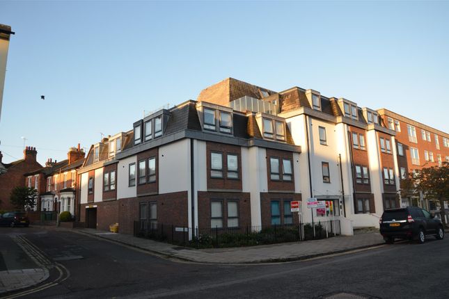 Buckingham Street, Aylesbury 1 bed apartment for sale