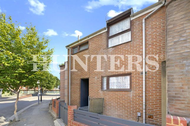 Oulton Road, London, N15 2 bed terraced house for sale