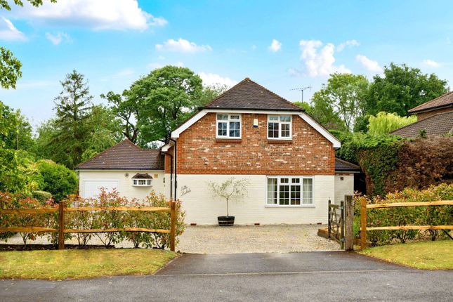 Forest Road, East Horsley, KT24 5 bed detached house for sale