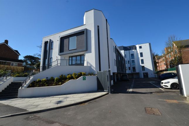 2 bed flat