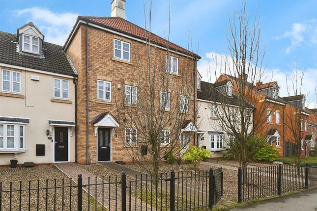 Pools Brook Park, Kingswood, Hull 3 bed terraced house for sale