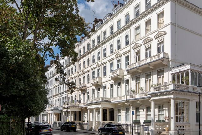 Queen's Gate Gardens, South... 3 bed apartment for sale