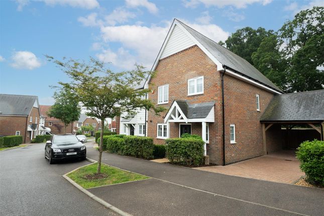 Kingfisher Drive, Crowborough 3 bed semi