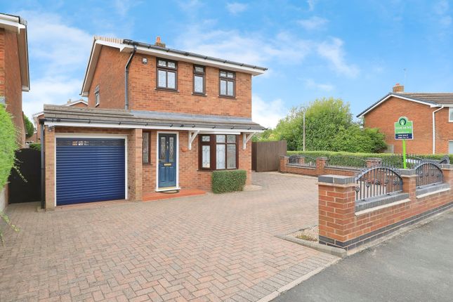 Dunster Grove, Staffordshire WV6 3 bed detached house for sale