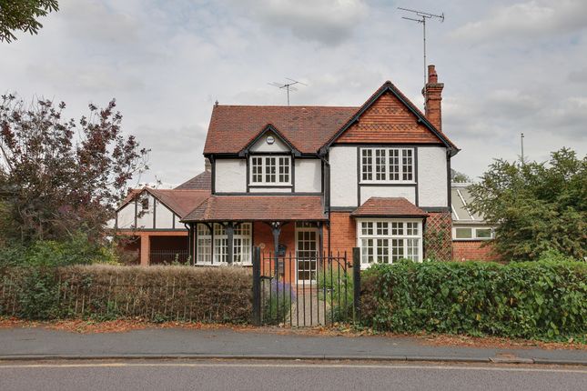 St John's Avenue, Essex, CM17 3 bed detached house for sale