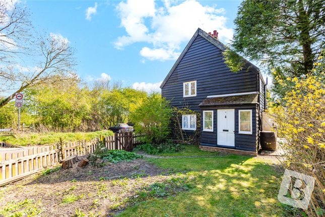 St. Marys Lane, Upminster, RM14 2 bed detached house for sale