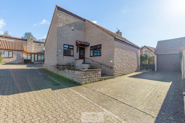 Street Farm Close, Sheffield S26 3 bed detached bungalow for sale
