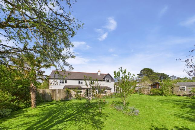 6 bedroom detached house for sale