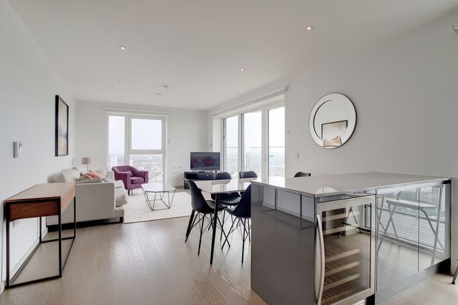 Cassia Point, Glasshouse Gardens... 3 bed apartment for sale