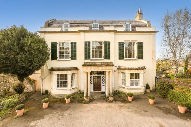3 bedroom flat for sale